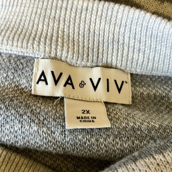 Ava & Vic‎ Cute grey zebra print sweater size 2X good condition tunic length - Picture 3 of 4
